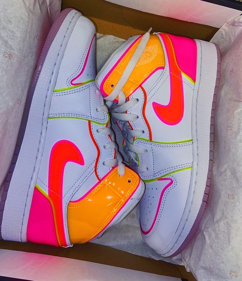 #neon #mids #aj1 #nike #trendyshoes Neon Air Force 1, Neon Air Jordans, Neon Shoes Outfit Sneakers, Neon Dunks, Preppy Nikes, Neon Jordans, Nike Mids, Neon Nikes, Tenis Nike Jordan