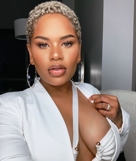 Alissa Ashley on Twitter: "… " Short Blonde Hair Black Women, Alissa Ashley, Blonde Hair Black Women, Twa Styles, Hair Colorful, Natural Hair Short Cuts, Beautiful Haircuts, Braided Styles, Afrikaanse Mode