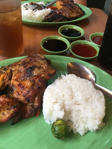 #pinterest #foodphotography #food #photography #recipe #chicken Simple Food Pictures, Random Food Pictures, Inasal Chicken Photo, Date Prank, Fake Boyfriend Snapchat Pictures, Food Cravings Aesthetic, Photo Prank, Food Prank, James Core