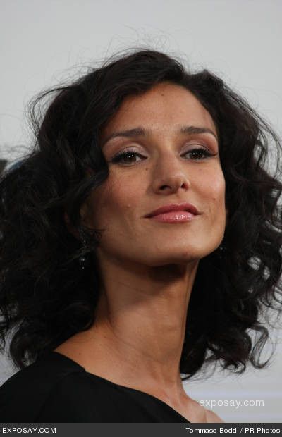 Indira Varma, Uk Actors, Facial Anatomy, Beauty Guru, Empowering Women, Women In History, Celebrity Photos, Feel Better, Pretty Woman