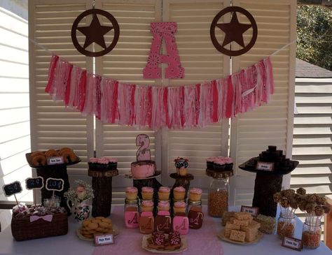 Camo Birthday Party Ideas, Pink Camo Birthday, Pink Camo Party, Cakes Table, Country Birthday Party, Camo Birthday Party, Pink And Gold Birthday Party, Camo Birthday, Rodeo Birthday Parties