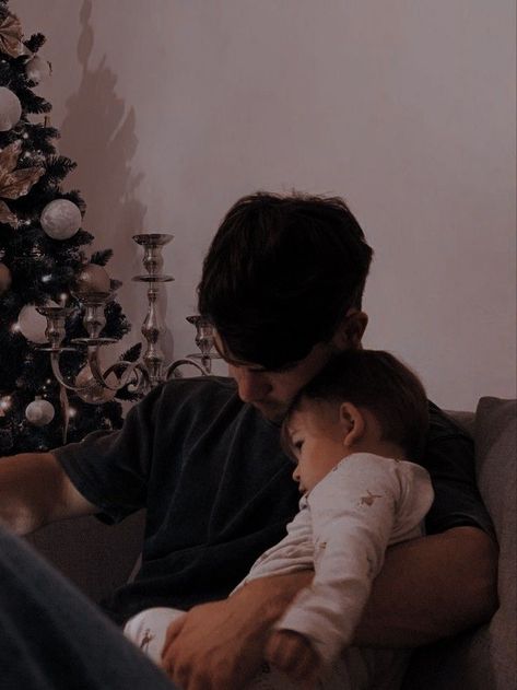 Dad Aesthetic, Father And Baby, Pablo Gavi, Fotografi Digital, Dream Boyfriend, Dream Family, Dad Baby, Foto Baby, Future Mom