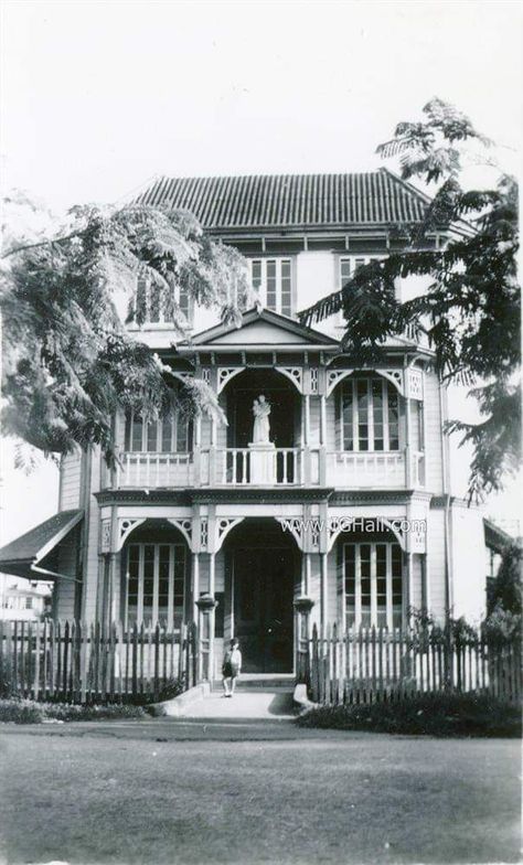 St. Stanislaus College 1950s British Empire Flag, Georgetown Guyana, Empire Flag, British Guiana, British Empire, Colonial House, West Indies, Belize, Old Photos