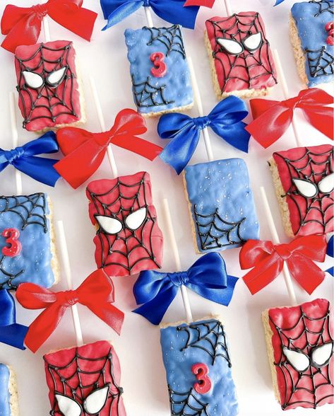 Spider Man Treat Table Ideas, Spiderman Dessert Ideas, Spider Man Treat Table, Amazing Spider Man Birthday, Spider Man Rice Krispies, Spider Man Snacks Parties Food, Spiderman Food Ideas Boy Birthday, Spider Man Dessert Table, Diy Spiderman Birthday Party Food