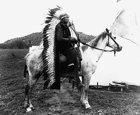 Quanah Parker – Last Chief of the Comanche – Legends of America Comanche Warrior, Comanche Indians, Quanah Parker, American Photo, Native American Beauty, Native American Photos, North American Indians, Native American Peoples, Native American Tribes