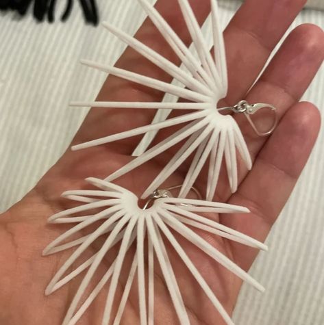 3D Printed Earrings, Cute Leafy Earrings are made with a 3D printer and designed and assembled by myself. Earrings 3d Print, 3d Printed Wedding Ideas, 3d Printer Earrings, 3d Printed Accessories, 3d Printing Earrings, 3d Printer Jewelry, 3d Earrings, 3d Printed Earrings, Printed Earrings