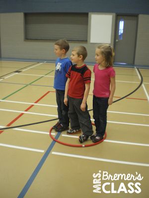 Fun gym game for Kindergarten PE Pe Games For Kindergarten, Gym Class Games, Indoor Recess Games, Sport Snacks, Pe Games Elementary, Recess Games, Gym Games For Kids, Elementary Physical Education, Elementary Pe