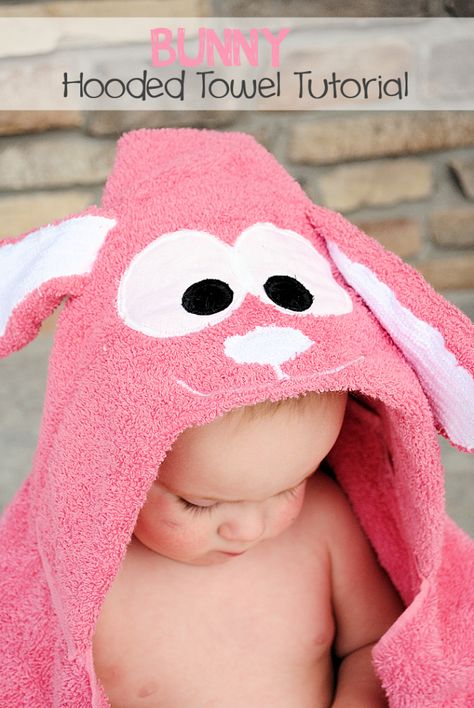 Duck Hooded Towel Tutorial Hooded Towel Tutorial, Sewing Classes For Beginners, Diy Sy, Hooded Bath Towels, Hooded Baby Towel, Beginner Sewing Projects Easy, Sewing Stitches, Baby Towel, Towel Pattern