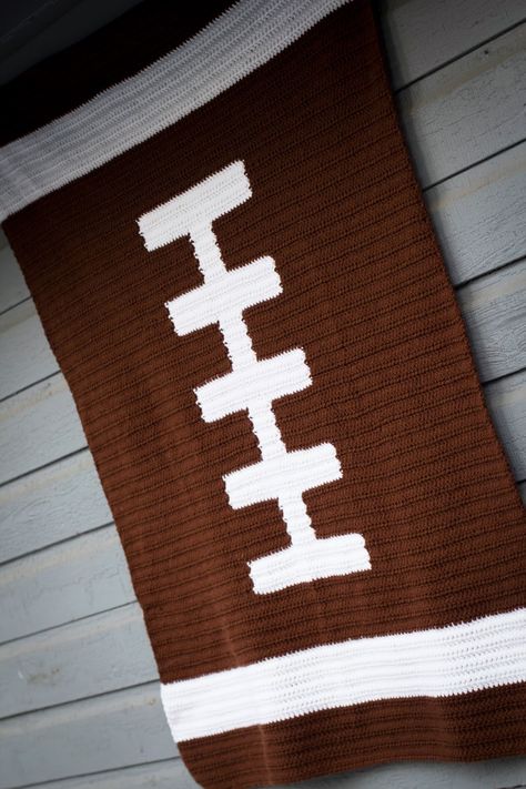 Whitniffic Whatnots: Football Blanket Crochet Chart http://whitnifficwhatnots.blogspot.com/2013/12/football-blanket-crochet-chart.html Crochet Football Blanket, Football Crochet, Crochet Football, Football Blanket, Crochet Game, Circular Knitting Machine, Confection Au Crochet, Crochet Afgans, Crochet For Beginners Blanket