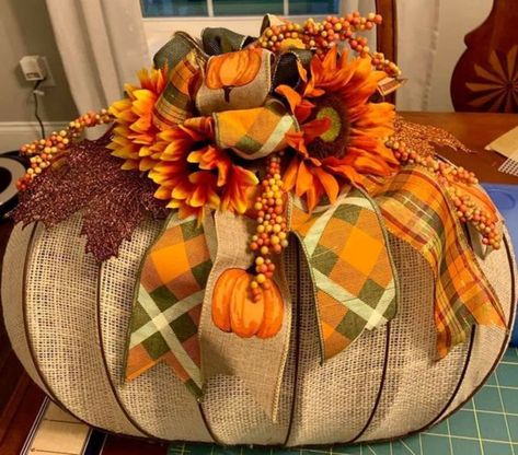 Grapevine Diy Ideas, Wreath Centerpieces, Diy Fall Wreaths, Fabric Wreaths, Pumpkin Wreath Diy, Wreaths Design, Industrial Glam, Fall Pumpkin Centerpieces, Easy Fall Wreaths