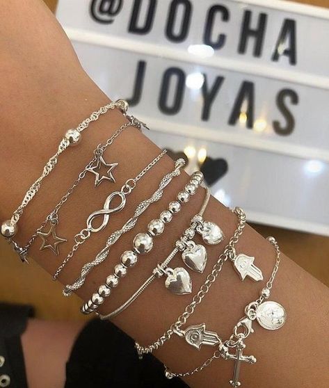 Silver Jewlery, Wrist Jewelry, Jewelry Accessories Ideas, Dope Jewelry, Classy Jewelry, Jewelry Essentials, Stacked Jewelry, Jewelry Lookbook, Funky Jewelry