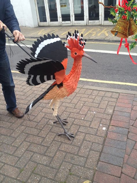 BehiNd The SCeNes... : Forgotten Puppets Day 7... Lantern Parade, Bird Puppet, Hoopoe Bird, Puppetry Theatre, Puppet Costume, Magic Flute, The Magic Flute, Puppet Theatre, Marionette Puppet