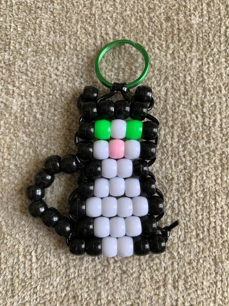 Cat/kitten Kandi Pony Bead Keychains - Etsy Diy Keychain Ideas Beads, Pony Bead Cat, Pony Bead Keychains, Pony Bead Animals Patterns, Bead Keychain Patterns, Kandi Keychain, Halloween Kandi, Silly Crafts, Kandi Jewelry