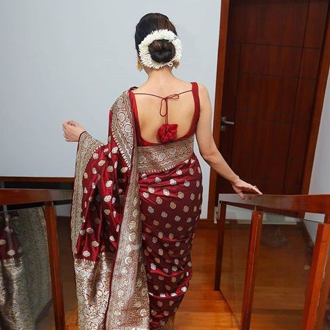 Keep Me Stylish, Blouse Back Neck, Cozy Bedrooms, Sarees For Girls, New Saree Blouse Designs, Saree Blouse Neck Designs, Wedding Saree Blouse Designs, Indian Bride Outfits, Dp Stylish