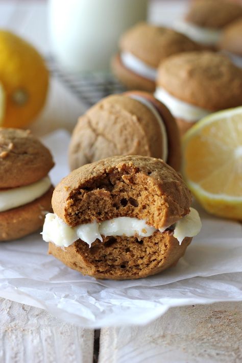 Gingerbread Whoopie Pies - The classic gingerbread cookie is reinvented with the most luscious, most decadent lemon cream cheese filling! Pie Cream Cheese, Gingerbread Whoopie Pies, Lemon Cream Cheese Filling, Poppy Seed Cookies, Sandwich Biscuits, Lemon Cream Cheese, Whoopie Pie, Lemon Filling, Gingerbread Cookie