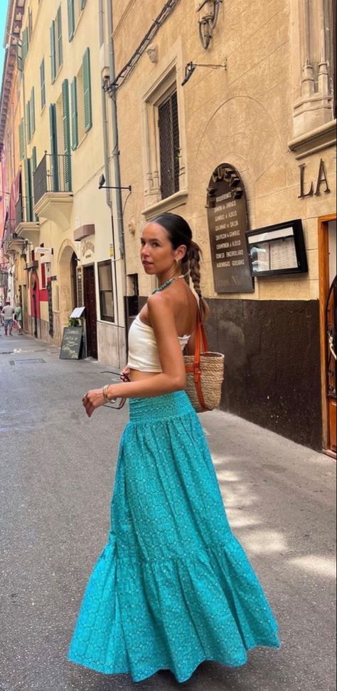 Long Linen Skirt Outfits For Summer, Switzerland Outfits Summer, Summer Skirt Aesthetic, Croatia Outfits, Outfits To Wear In Italy, Long Summer Skirts, Long Skirt Aesthetic, France Fits, Long Beach Skirt