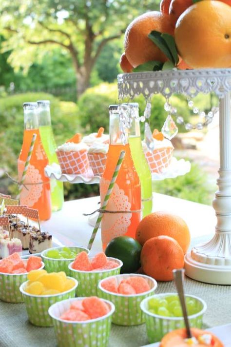 Citrus Dinner Party | CatchMyParty.com Party Fotos, Citrus Wedding, Orange Party, Party Entertainment, Pink Grapefruit, Deco Table, Party Inspiration, Catch My Party, Summer Party