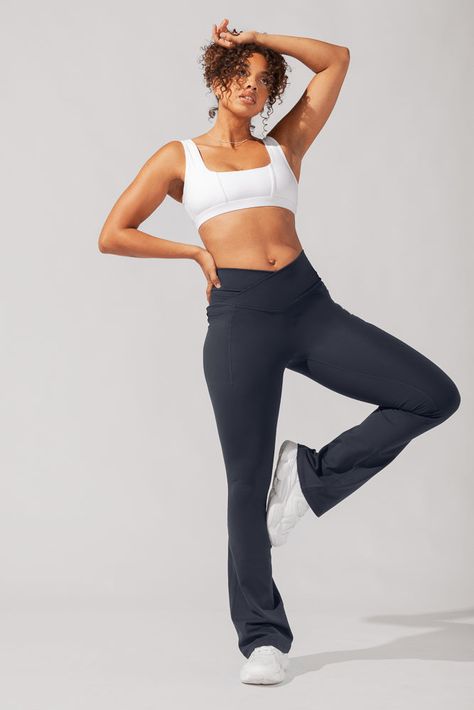 Thoughtfully innovative workout wear designed by Blogilates® for the girl who takes her style as serious as her sweat. Anti-camel toe leggings (with pockets), running skorts and hoodies that feel like clouds, XS-3X. Cute Workout Fits, Gesture Practice, Flare Legging, Black Yoga Pants, Corset Bra, Flared Leggings, Workout Fits, A Pony, Leggings With Pockets