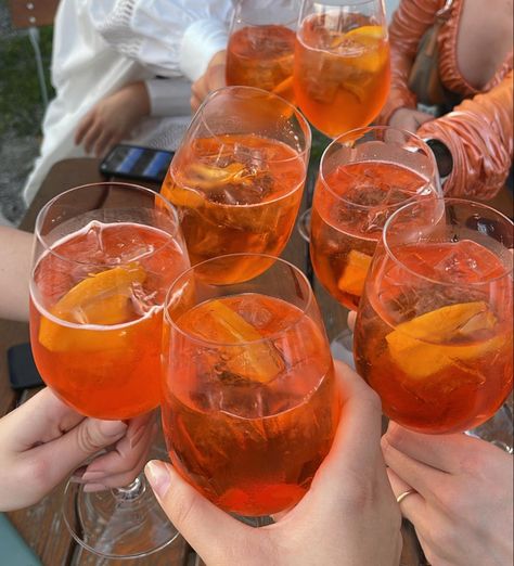 Scandinavian Summer Aesthetic, Night Summer Aesthetic, Swedish Summer, Scandinavian Summer, Night Summer, Italian Summer, Aperol Spritz, Foto Ideas Instagram, Birthday Dinners