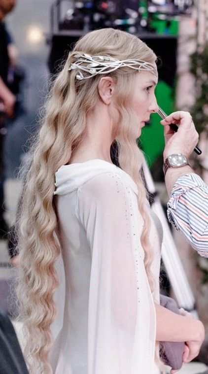 Lord Of The Rings Elf Hair, Elven Wedding Hairstyles, Lord Of The Rings Wedding Hair, Galadriel Makeup, Galadriel Hairstyle, Arwen Hairstyle, Lord Of The Rings Hairstyles, Elves Hairstyle, Galadriel Hair