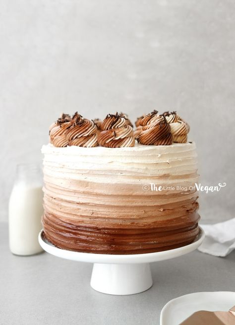 Vegan Chocolate Ombre Cake Brown Ombre Cake, Earth Tone Cake, Brown Cake Decoration, Wedding Cake Brown, Ombre Cake Frosting, Brown Birthday Cake, Brown Wedding Cake, Quick Chocolate Cake, Brown Wedding Cakes