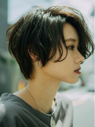 short haircut Shirt Hair Haircut, Short Gender Neutral Haircuts, Short Haircut And Color, Short Hairstyles Women, Androgynous Hair, Tomboy Hairstyles, Fesyen Rambut, Oval Face Hairstyles, Hair Inspiration Short