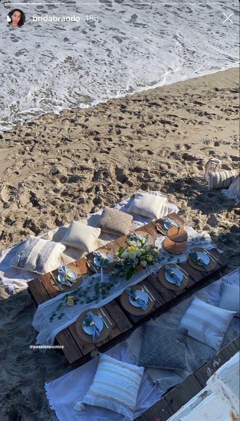 @passionpicnics #aesthetic #cuteaesthetic #picnic #bohochic #parisiandream #parisiangirl Beach Bonfire Parties, Beach Dinner Parties, Beach Picnic Party, Bonfire Party, Beach Dinner, Beach Birthday Party, Picnic Decorations, Boho Picnic, Picnic Birthday