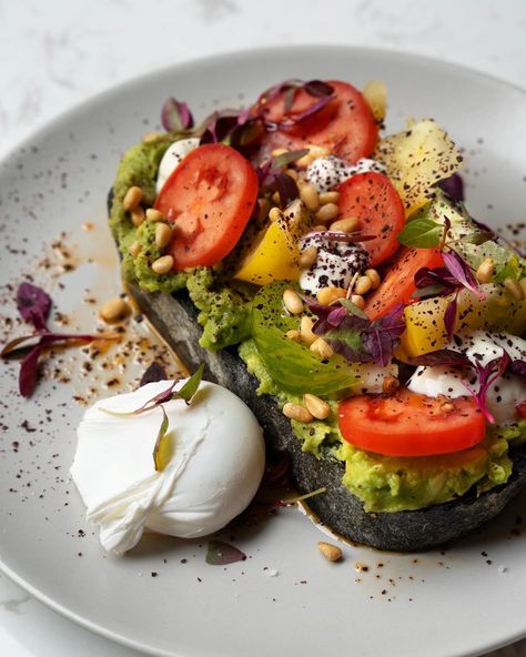 Avocado Toast Poached Egg, Poached Egg Sandwich, Toasted Sandwich Ideas, Sourdough Toasties, Fancy Avocado Toast, Avocado Toast Aesthetic, Heritage Tomatoes, Avocado Toast With Poached Egg, Smashed Avocado Toast