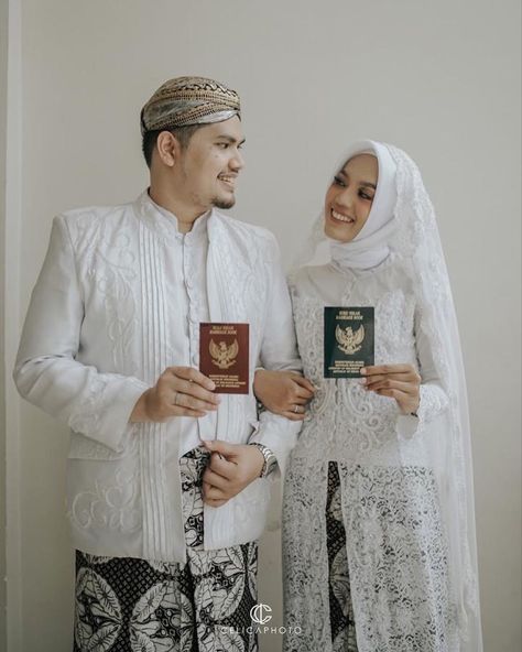 Inspirasi Pernikahan Di Rumah Aja Nikah Di Kua, Foto Akad Nikah, Pose Pengantin, Pose Wedding, Wedding Pose, Akad Nikah, Seni 3d, Beauty Shoot, Wedding Wishes