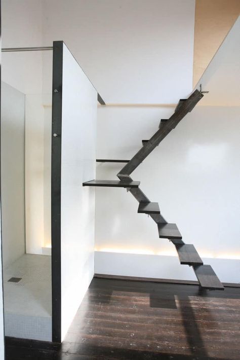 Mini-Maison by Vanden Eeckhoudt-Creyf Architectes Small Staircase Design, Stairs For Small Spaces, Small House Images, Compact Staircase, Small Space Stairs, Small Stairs, Small Space Staircase, Loft Staircase, Small Staircase