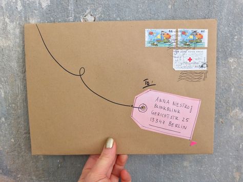 Envelopes Decorados, Snail Mail Envelopes, Snail Mail Inspiration, Snail Mail Art, Mail Art Envelopes, Mail Envelope, Dont Forget To Smile, Envelope Lettering, Decorated Envelopes