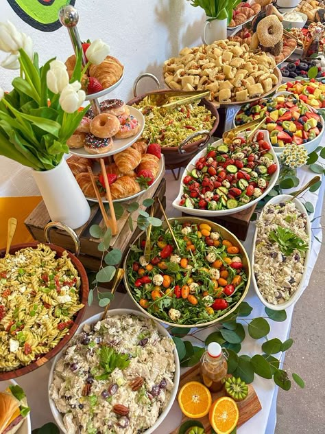 Gallery Graduation Party Food Table, Brunch Buffet Ideas, Wedding Appetizer Ideas, Party Food Table Ideas, Catering Food Displays, Food Set Up, Graduation Party Foods, Wedding Appetizers, Grazing Board