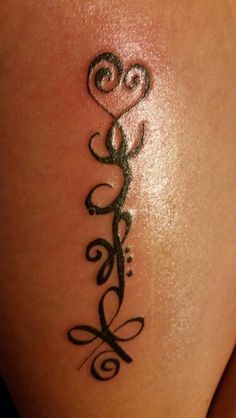 Newest tattoo....love, life, Loyalty, Faith and Strength. Symbols That Represent Strength, Loyalty Tattoo, Irish Tattoos, Muster Tattoos, Strength Tattoo, Family Tattoo, Geniale Tattoos, Latest Tattoos, Celtic Tattoos