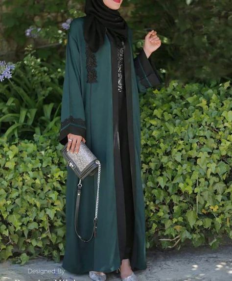 Black & green casual Abaya Green Abaya Designs, Emerald Green Abaya, Green Abaya, Casual Abaya, Black Abaya, Open Abaya, Wedding Guest Style, Eid Dresses, Hijabi Outfits Casual