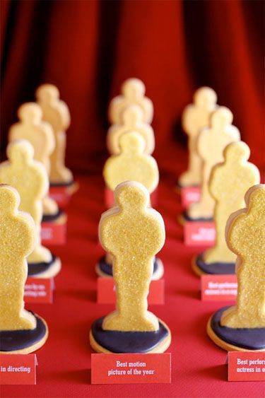 Oscar Statue, Rolled Sugar Cookie Dough, Deco Cinema, Academy Awards Party, Red Carpet Theme, Hollywood Birthday, Hollywood Party Theme, Red Carpet Party, Oscar Night