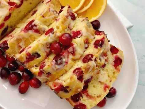 3 Orange Cranberry Bread, Orange Bread Recipe, Cranberry Bread Recipes, Orange Bread, Cranberry Orange Bread, Easy Holiday Desserts, Orange Cranberry, Cranberry Bread, Nigerian Food