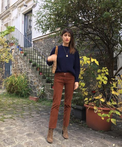 Jeanne Damas Style, Jeanne Damas, French Girl Style, Mary Kate Olsen, Italy Outfits, Mode Boho, Outfit Formulas, Elements Of Style, Brown Pants