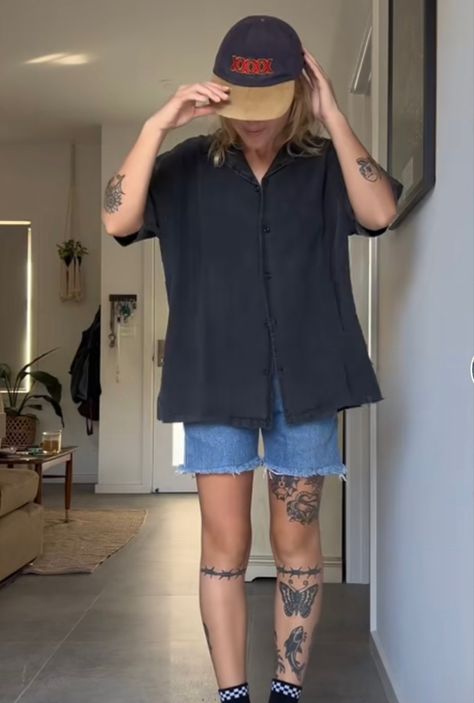 Summer Nonbinary Outfits, Non Binary Summer Outfits, Masc Summer Outfits For Women, Gay Girl Outfits, Masc Summer Outfits, Masc Outfits For Women, Lake Outfit Summer, Summer Tomboy, Non Binary Outfits