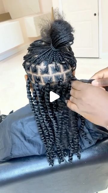 ProtectiveStyles on Instagram: "PERFECTION! Save + Share ✔️ @rosesbraids1 ‼️Quik and easy ‼️how you like your passion twist Long or short ? ST ON THIS CUTIE❤️..  . #protectivestyles #naturalhair #passiontwists" Passion Twist Dreads, How To Twist Passion Twist, Black Hairstyles Twist Braids, Passion Twist Videos, Protective Natural Styles, Kids Island Twist, How To Braid Very Short Hair, Passion Twists Hairstyle Natural Hair, Twist Hairstyles With Natural Hair