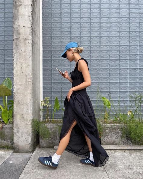 Style Roots, Dress And Sneakers Outfit, Streetwear Chic, 여름 스타일, Style 2023, Holiday Summer, Comfy Chic, Sling Dress, Clothes Style