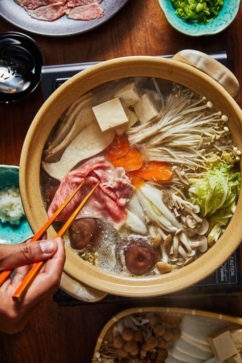 Japanese Hot Pot Shabu Shabu, Shabu Shabu Photography, Nabemono Recipe, Shabu Shabu Aesthetic, Shabu Shabu Recipe At Home, Japanese Shabu Shabu, Shabu Shabu Recipe, Japanese Hot Pot, Hot Pot Recipe