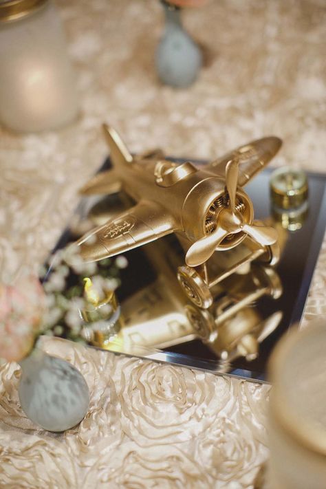 Airplane Centerpieces, Vintage Aeroplane, Travel Centerpieces, Aviation Wedding Theme, Airport Theme, Airplane Wedding, Aviation Wedding, Gold Winter Wedding, Metal Airplane