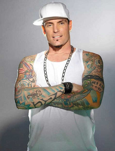 Vanilla Ice Vanilla Ice Rapper, Ice Rapper, Play That Funky Music, C Tattoo, Arm Tattoos, Ice Ice Baby, Music Event, Music Fashion, Vanilla Ice