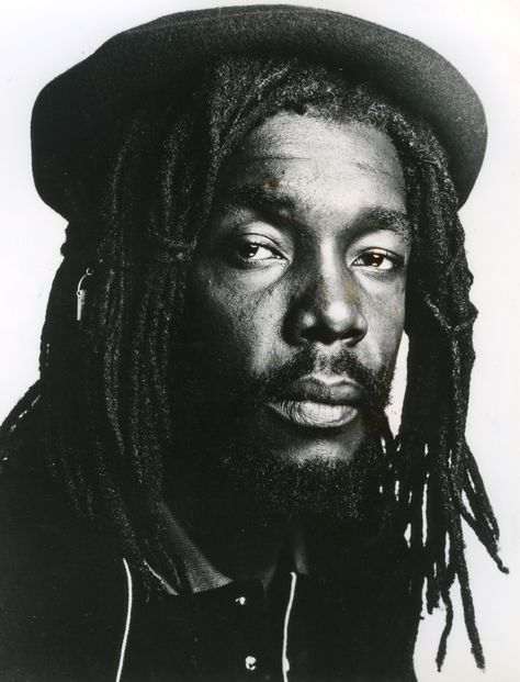 Peter Tosh Happy Birthday Peter, Johnny Be Good, Arte Bob Marley, Marley Family, 19th Century London, Famous Legends, Peter Tosh, Reggae Artists, Jamaican Music