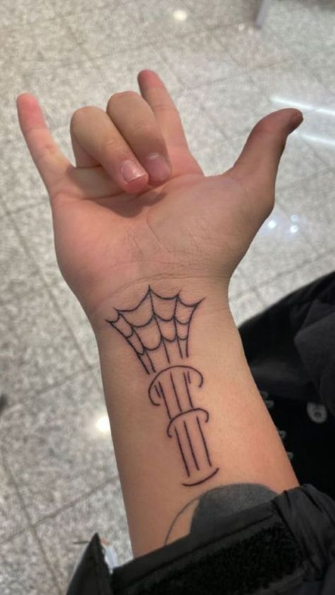 Spiderman Matching Tattoo, Spiderman Hand Tattoo, Spiderman Henna Design, Thwip Tattoo, Spiderman Tattoo Ideas Small Simple, Web Shooter Tattoo, Spiderman Tattoo Simple, Spiderman Henna, Spider Man Tattoo Ideas Small