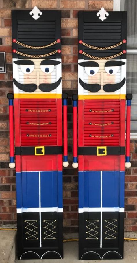 These amazing nutcrackers were made out of window shutters!! Jayne Curtis shared these and I am in love!! These would look amazing on each side of the front door for Christmas time. Jayne said they stand nearly 80 inches tall. Christmas Porch Decor, Christmas Yard, Window Shutters, Christmas Porch, Nutcracker Christmas, Toy Soldiers, Christmas Wood, Christmas Deco, Xmas Crafts