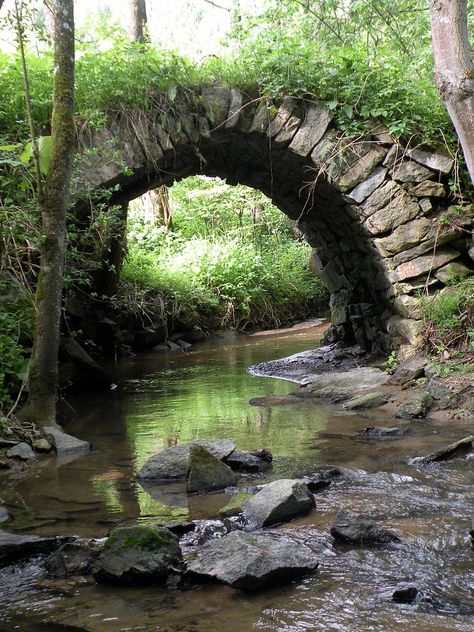 Stream Bridge, Fluffy Stool, Bridge Over Water, Old Bridges, Bridge Painting, Stone Bridge, Landscape Photography Nature, Painting Subjects, 수채화 그림