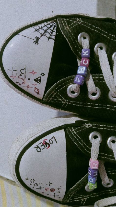 Drawing Converse Shoes, Drawing Ideas On Converse, Converse Ideas Drawing, What To Draw On Your Converse, Converse With Drawings On Them, Converse Art Ideas, Converse Drawing Ideas, Converse Sketch, Converse Shoes Drawing