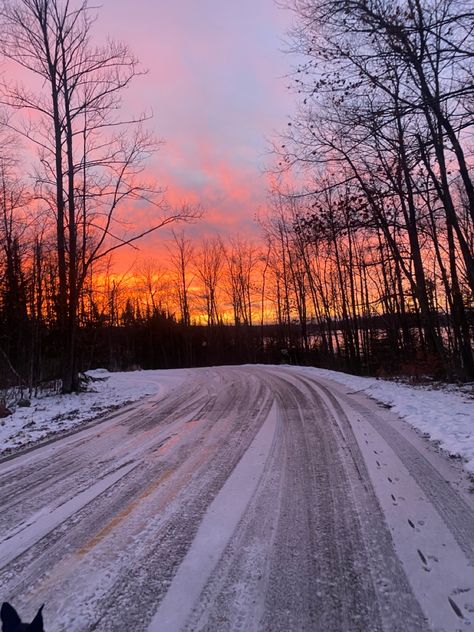 Sunset Winter Aesthetic, Sunsets In Winter, Snowy Sunset Aesthetic, Winter Aesthetic Colorful, Winter Walk Aesthetic, Winter Sunset Aesthetic, Snowy Aesthetic, Cabin Sunset, February Weather