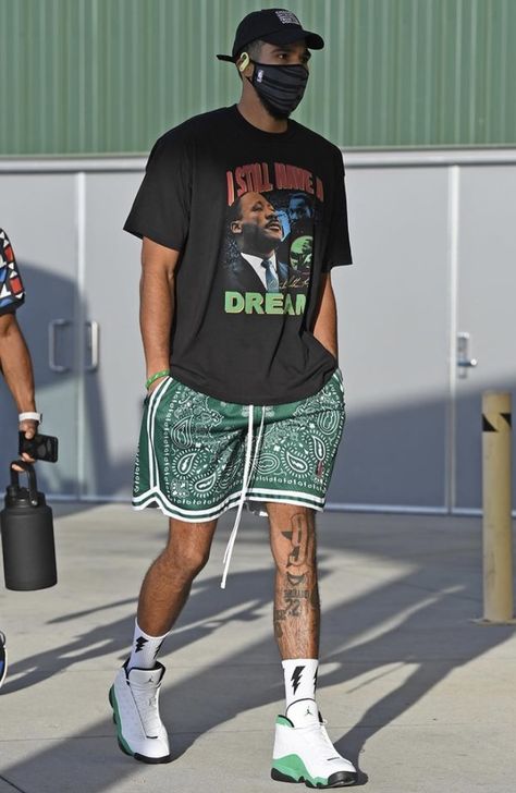 Jayson Tatum Outfits, Basketball Shorts Outfit, Crew Socks Outfit, Mens Shorts Outfits, Sock Outfits, Model Outfit, Jayson Tatum, Street Fashion Men Streetwear, Mens Spring Fashion